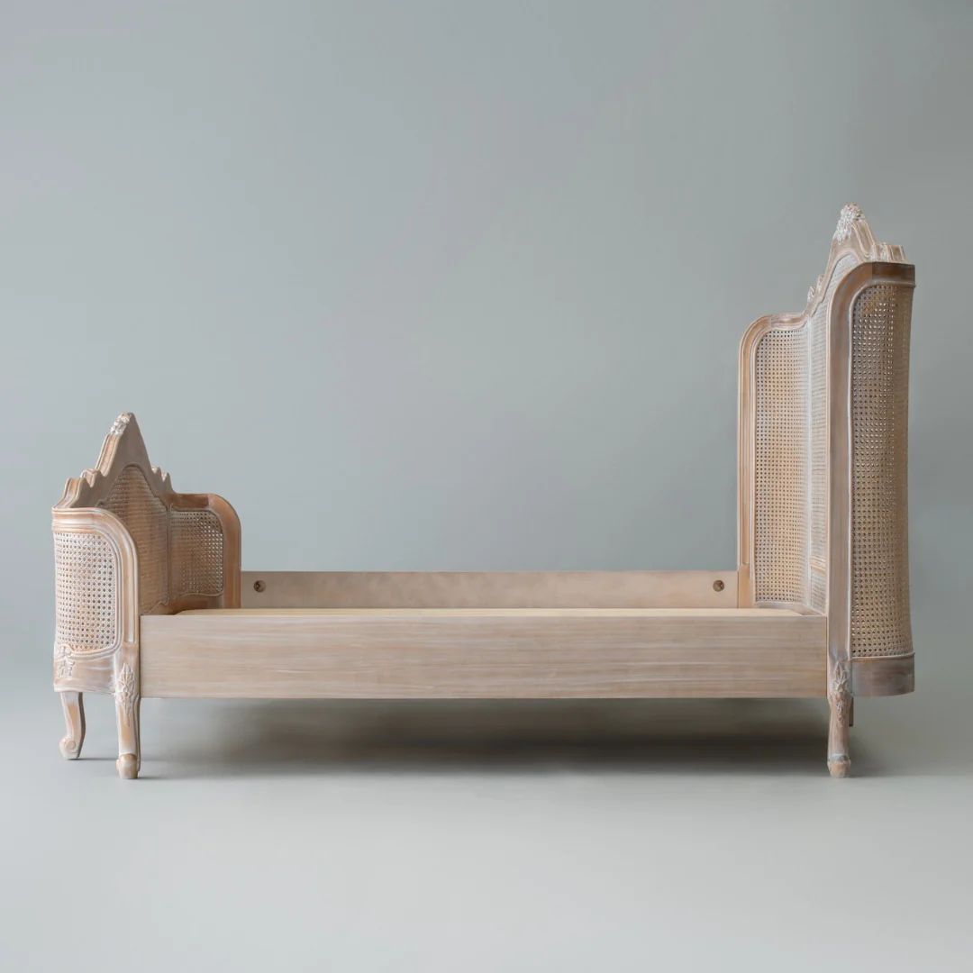 La Reine Bed Frame, Queen Size - Image 5
